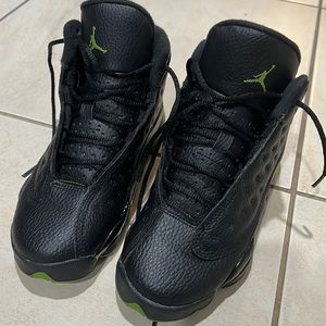 Nike Boys Air Jordan 13 414574-042 Black Basketball Sneakers Size 4Y LIKE NEW!